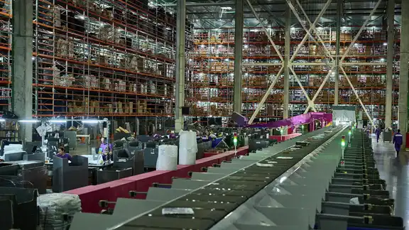 Эксперты о субаренде складов в ТЦ "Мега" для маркетплейсов