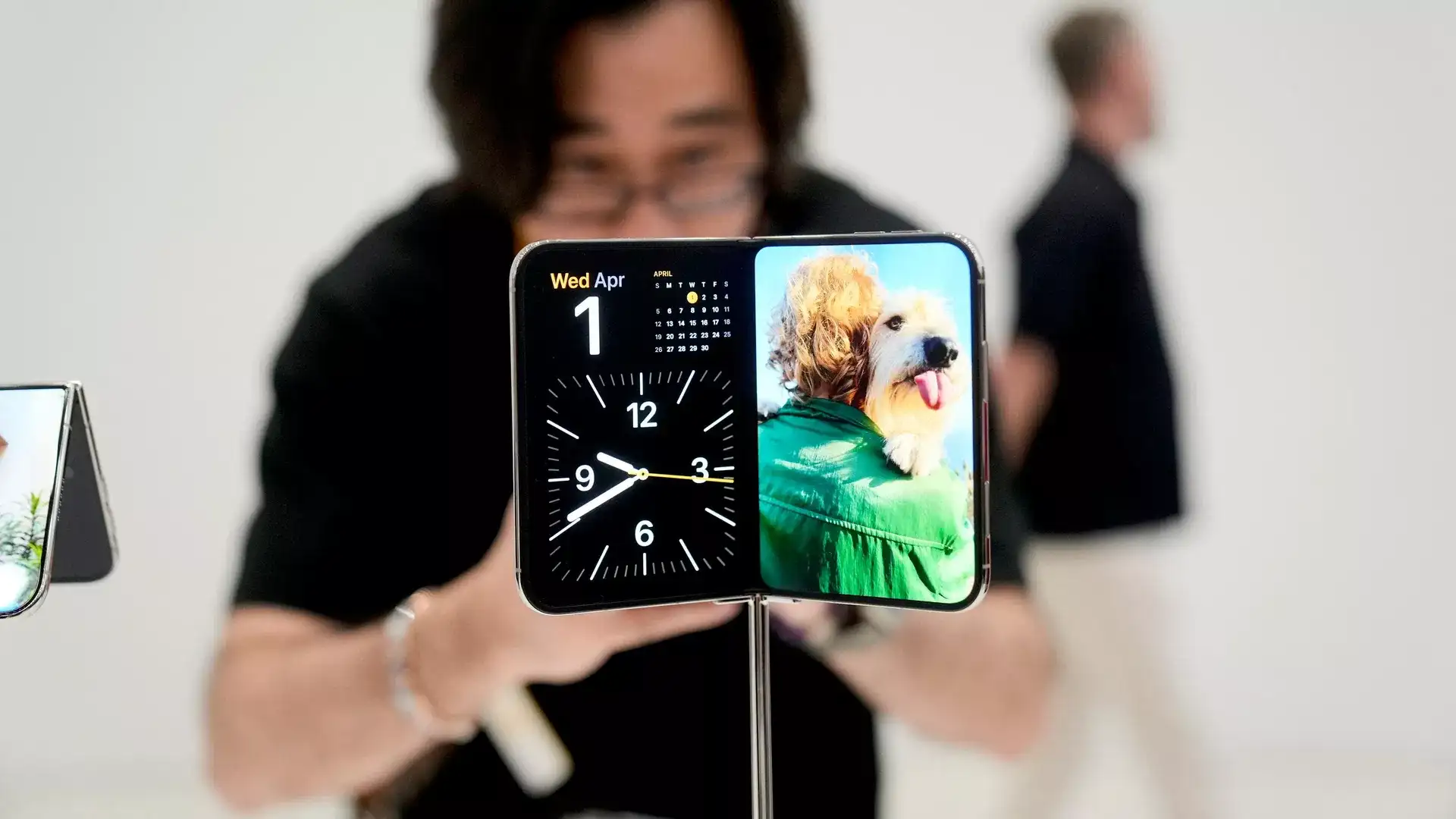 Фулфилмент новости: Маркетплейсы запустили предзаказ на iPhone 18: цены и условия